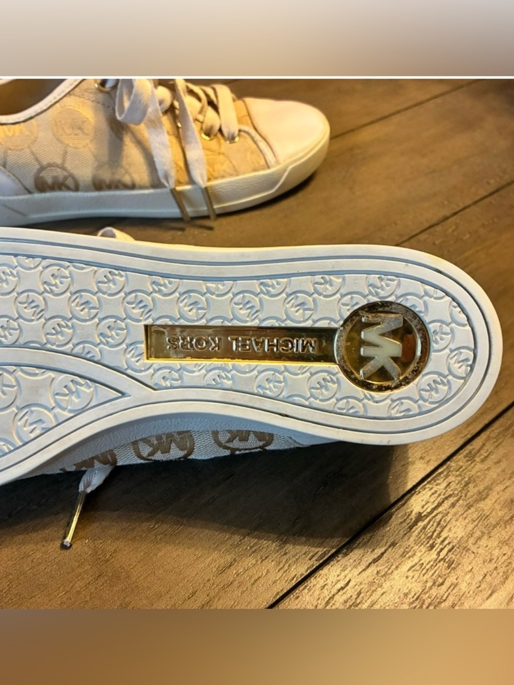 Michael Kors MK City Sneakers Vanilla Monogram 6.5 Designer Lace-Up Tennis Shoes - Picture 7 of 7